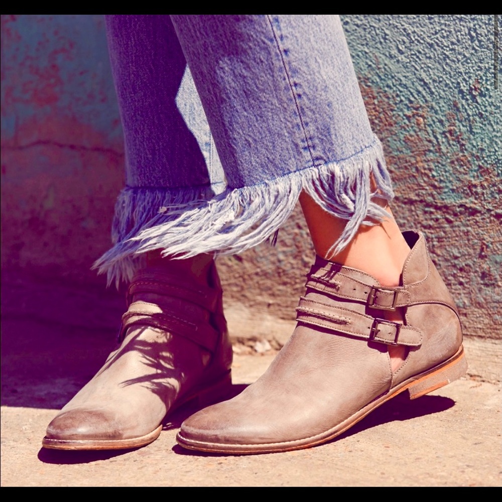 𝐅𝐑𝐄𝐄 𝐏𝐄𝐎𝐏𝐋𝐄 ✌️Leather Ankle Booties